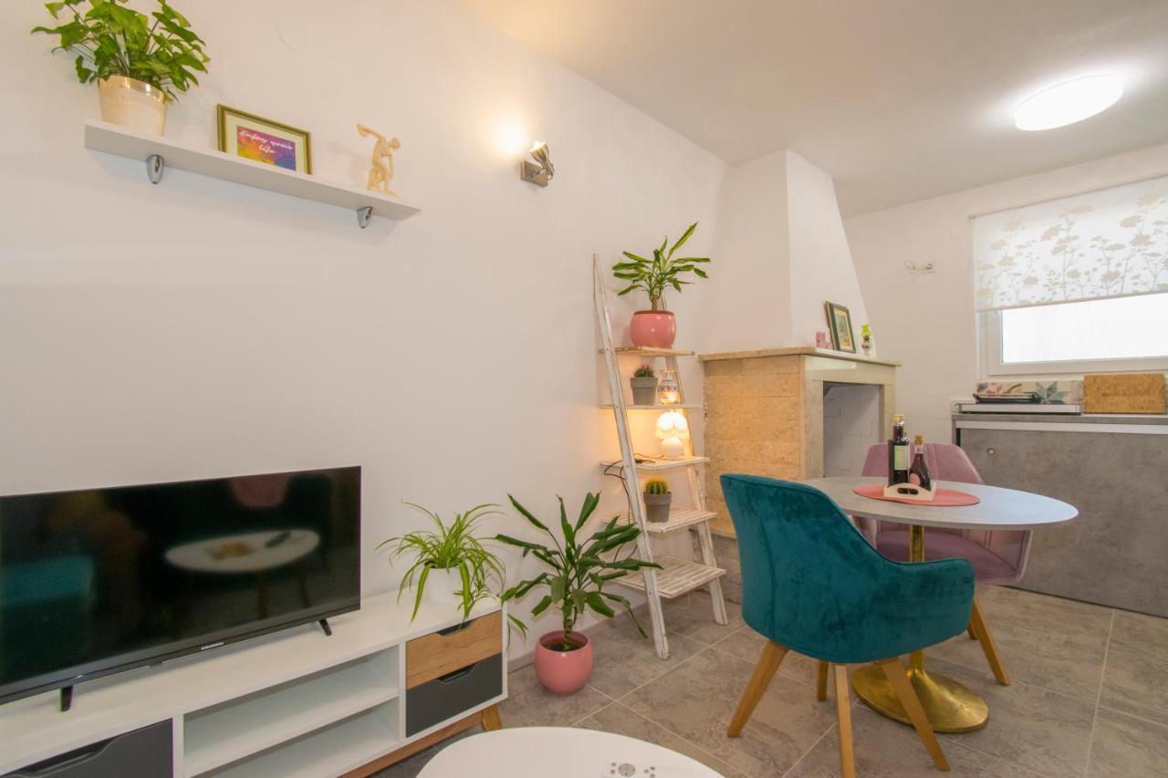 Apartman Enjoy Ρόβινι Εξωτερικό φωτογραφία
