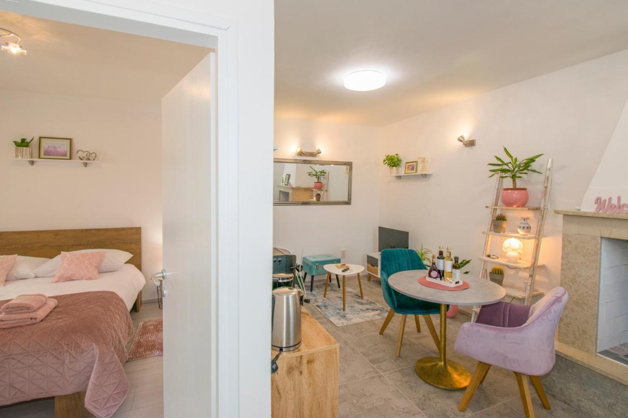 Apartman Enjoy Ρόβινι Εξωτερικό φωτογραφία