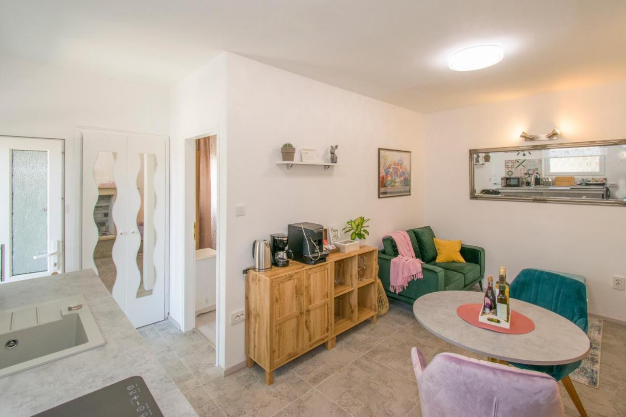 Apartman Enjoy Ρόβινι Εξωτερικό φωτογραφία